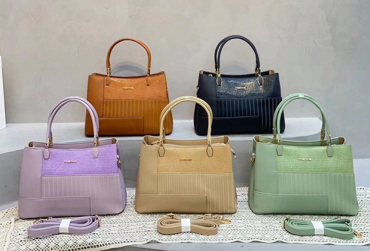 Versatile Casual Handbag